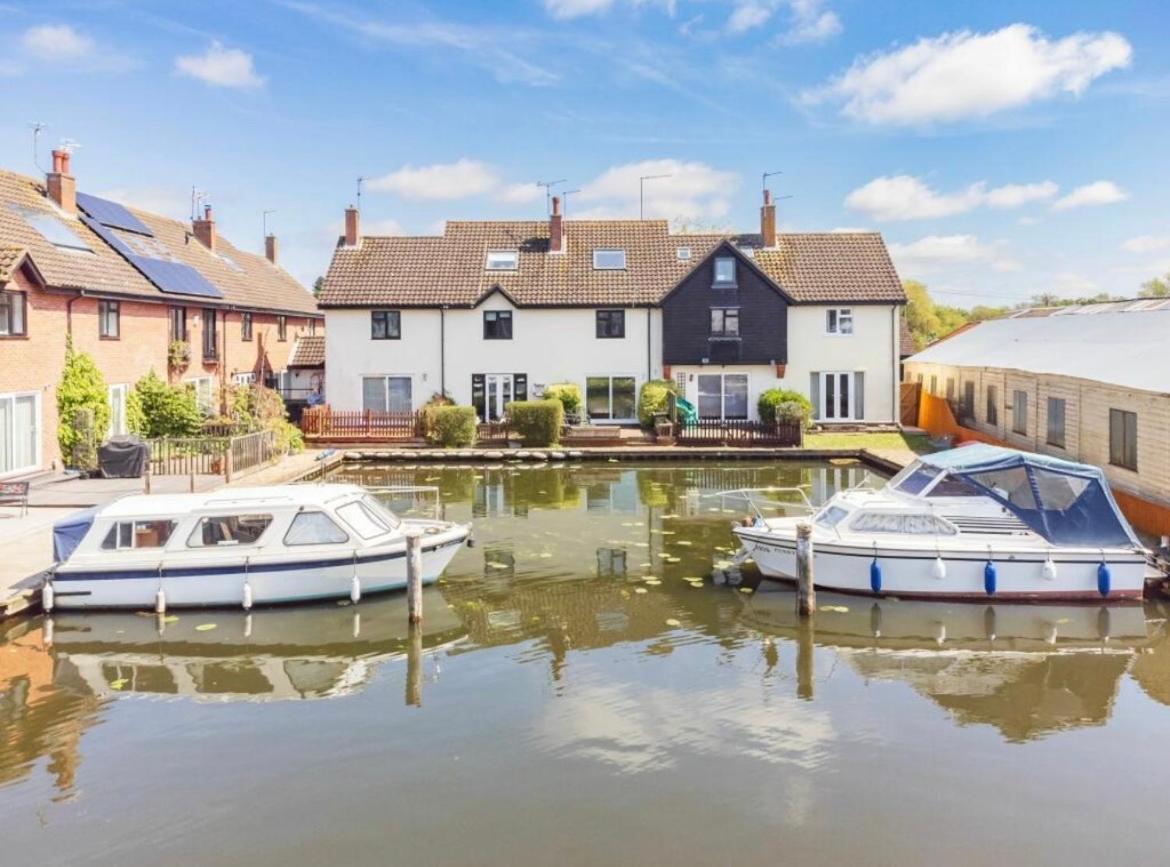 Cottage On The Quay Wroxham Exterior photo